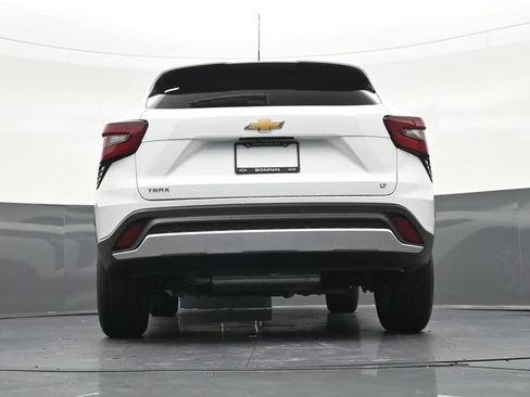 Used 2025 Chevrolet Trax LT FWD image 26