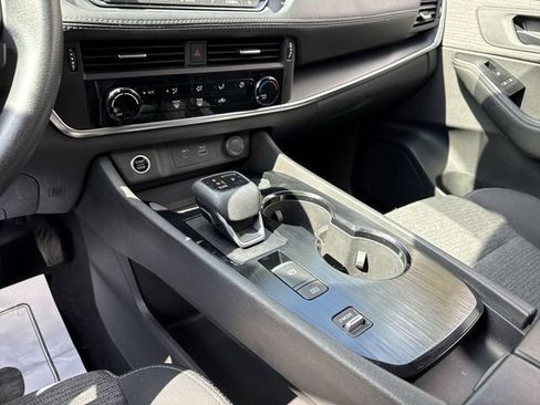 Used 2021 Nissan Rogue S FWD image 23
