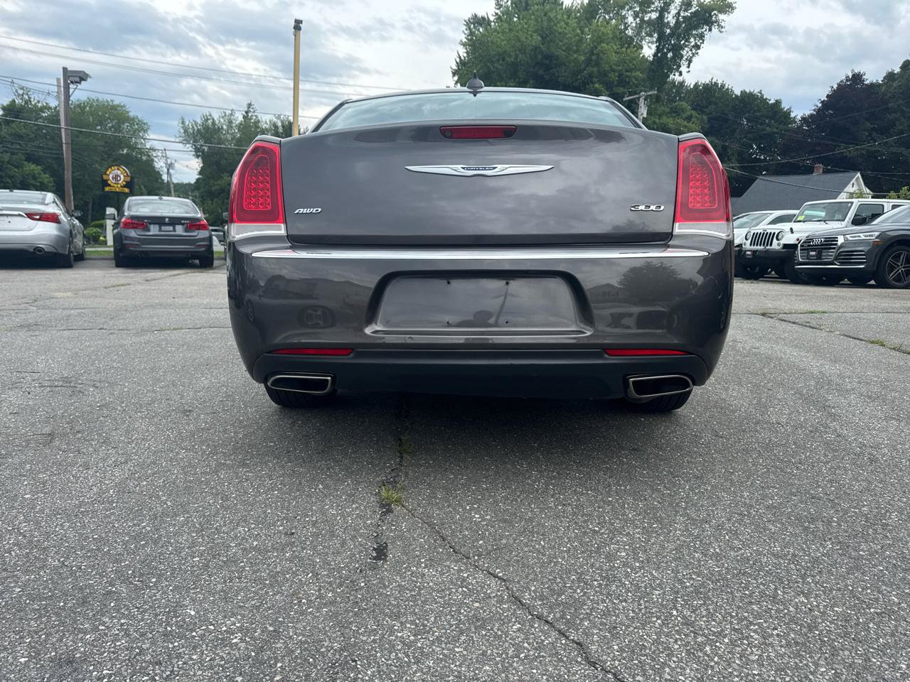 Used 2019 Chrysler 300 Limited AWD/4WD image 11