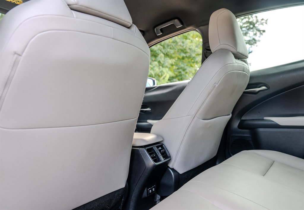 Used 2019 Lexus UX 200 FWD image 29