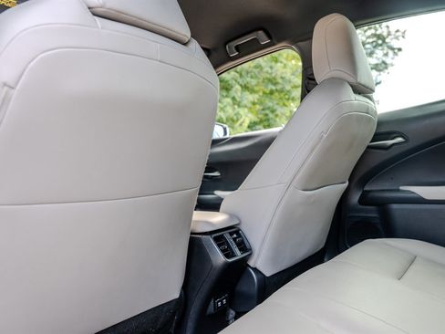 Used 2019 Lexus UX 200 FWD image 29