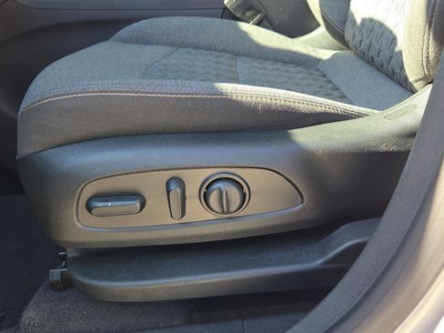 Used 2024 Chevrolet Equinox LT image 21