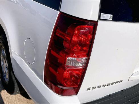 Used 2013 Chevrolet Suburban LT w/ Luxury Package image 31