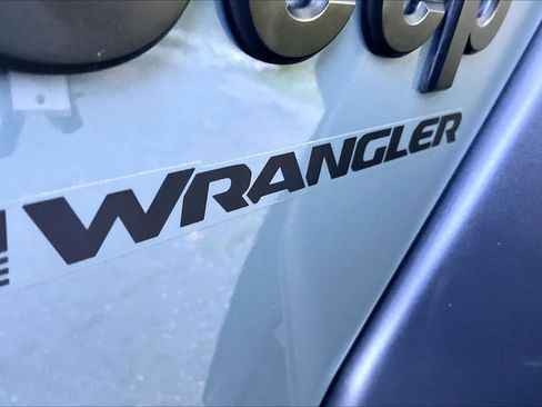 Used 2024 Jeep Wrangler Unlimited Sport AWD/4WD image 10
