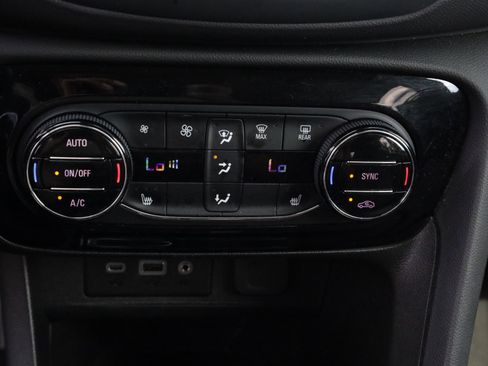 Used 2023 Buick Envision Essence image 7