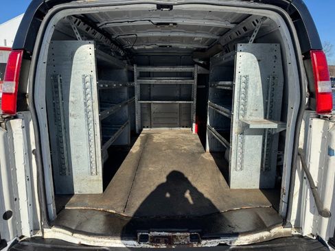 Used 2016 GMC Savana 3500 image 16