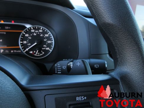 Used 2025 Nissan Pathfinder S image 14