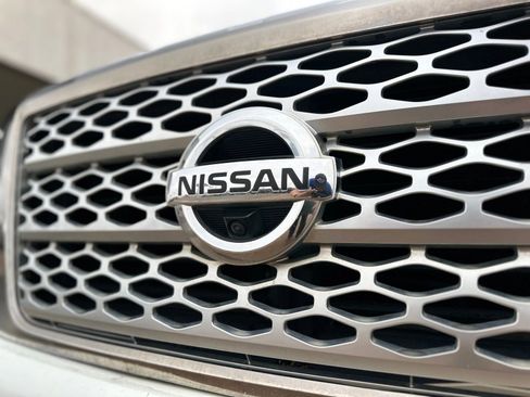 Used 2018 Nissan Titan Platinum Reserve w/ Platinum Utility Package image 15