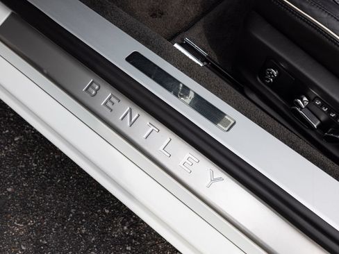 Used 2021 Bentley Continental GT V8 AWD/4WD image 33