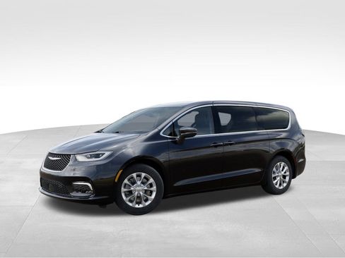 New 2026 Chrysler Pacifica Select image 2