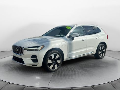 Certified 2023 Volvo XC60 T8 Plus w/ Climate Package AWD/4WD image 3