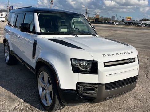 Used 2024 Land Rover Defender 130 X-Dynamic SE image 5