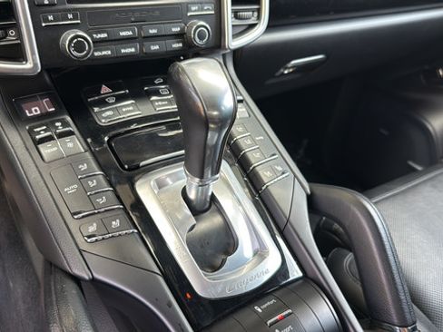 Used 2017 Porsche Cayenne S AWD/4WD image 20