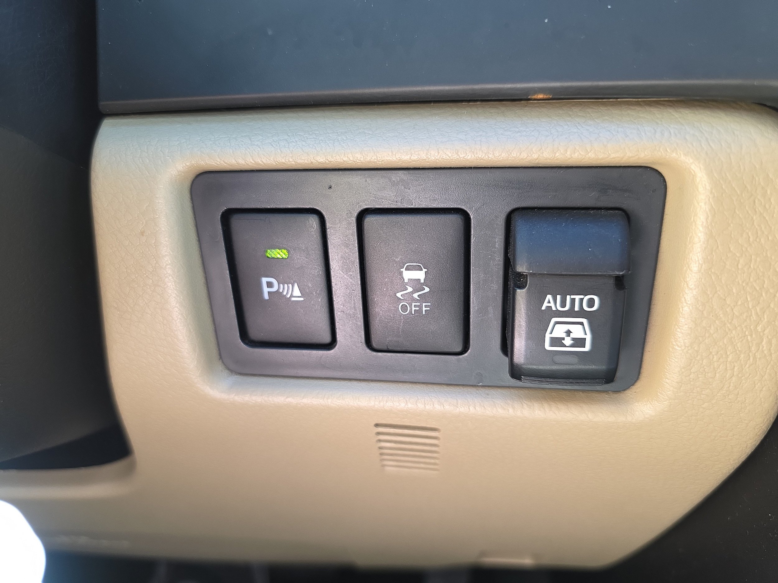 Used 2019 Toyota Sequoia Platinum w/ Carpet Mat Package (TMS) AWD/4WD image 35