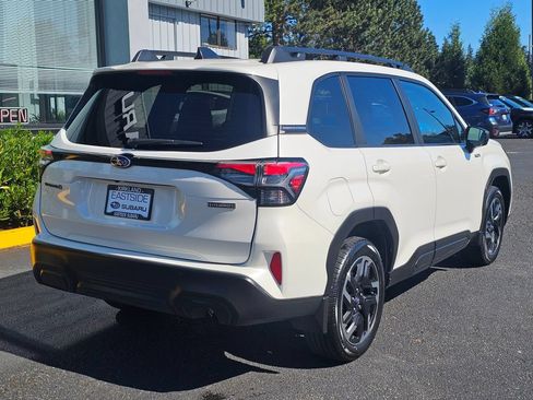 Used 2025 Subaru Forester Premium AWD/4WD image 7
