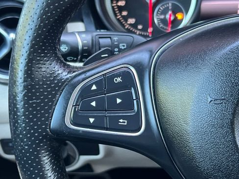 Used 2018 Mercedes-Benz GLA 250 4MATIC image 26