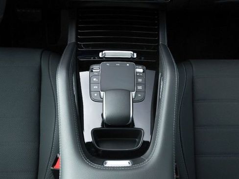 Used 2024 Mercedes-Benz GLE 450e 4MATIC image 21