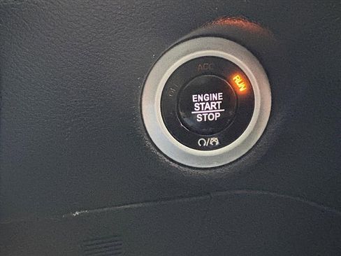 Used 2020 Chrysler Pacifica Touring-L w/ Advanced Safetytec Group image 13