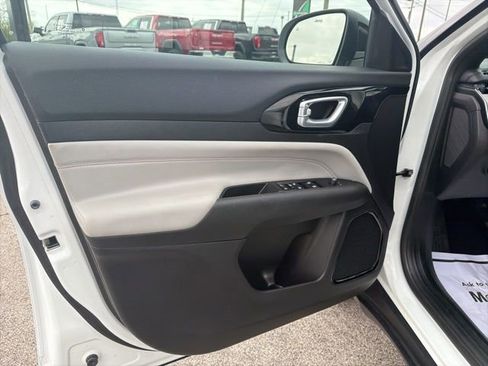 Used 2024 Jeep Compass Limited image 13