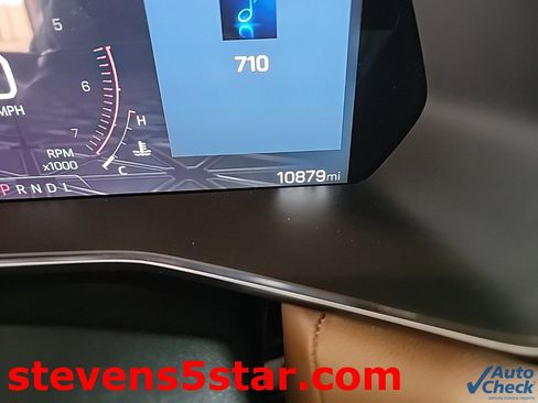 Used 2024 GMC Canyon AT4 w/ AT4 Premium Package image 17