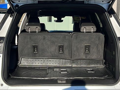 Certified 2023 Chevrolet Traverse High Country w/ LPO, Floor Liner Package image 12