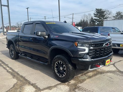 Used 2024 Chevrolet Silverado 1500 ZR2 w/ Technology Package image 4