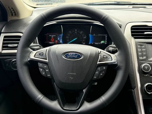 Used 2018 Ford Fusion SE FWD image 7