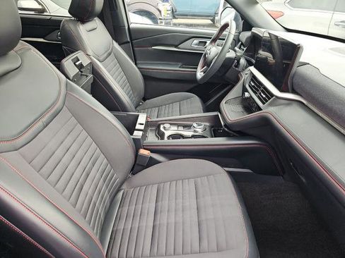 Used 2025 Ford Explorer ST-Line w/ Premium Package image 10