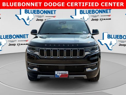 Used 2024 Jeep Wagoneer Series II w/ Flexible Seating Group RWD image 2