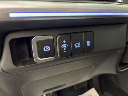 Used 2024 Hyundai Santa Fe Limited image 29