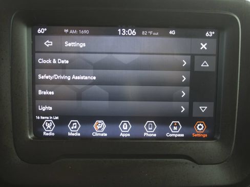 Used 2021 Jeep Renegade Latitude FWD image 46