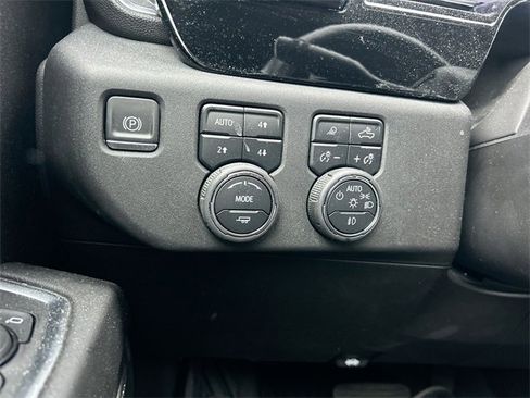 Certified 2023 Chevrolet Silverado 1500 LTZ image 24