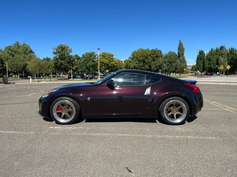 Used 2014 Nissan 370Z Coupe w/ Sport Package RWD image 9