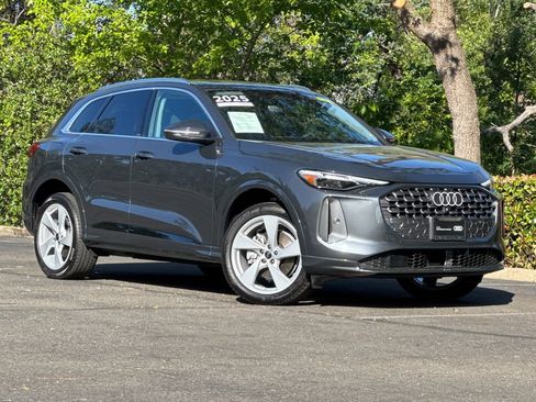 Certified 2025 Audi Q5 Premium w/ Premium Plus AWD/4WD image 2