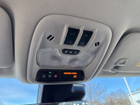 Used 2022 Chevrolet Bolt EUV Premier w/ Launch Edition image 20