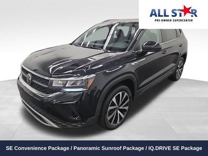 Used 2022 Volkswagen Taos SE w/ Panoramic Sunroof Package