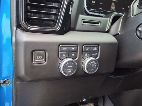 Used 2022 GMC Sierra 1500 AT4 w/ AT4 Premium Package AWD/4WD image 27