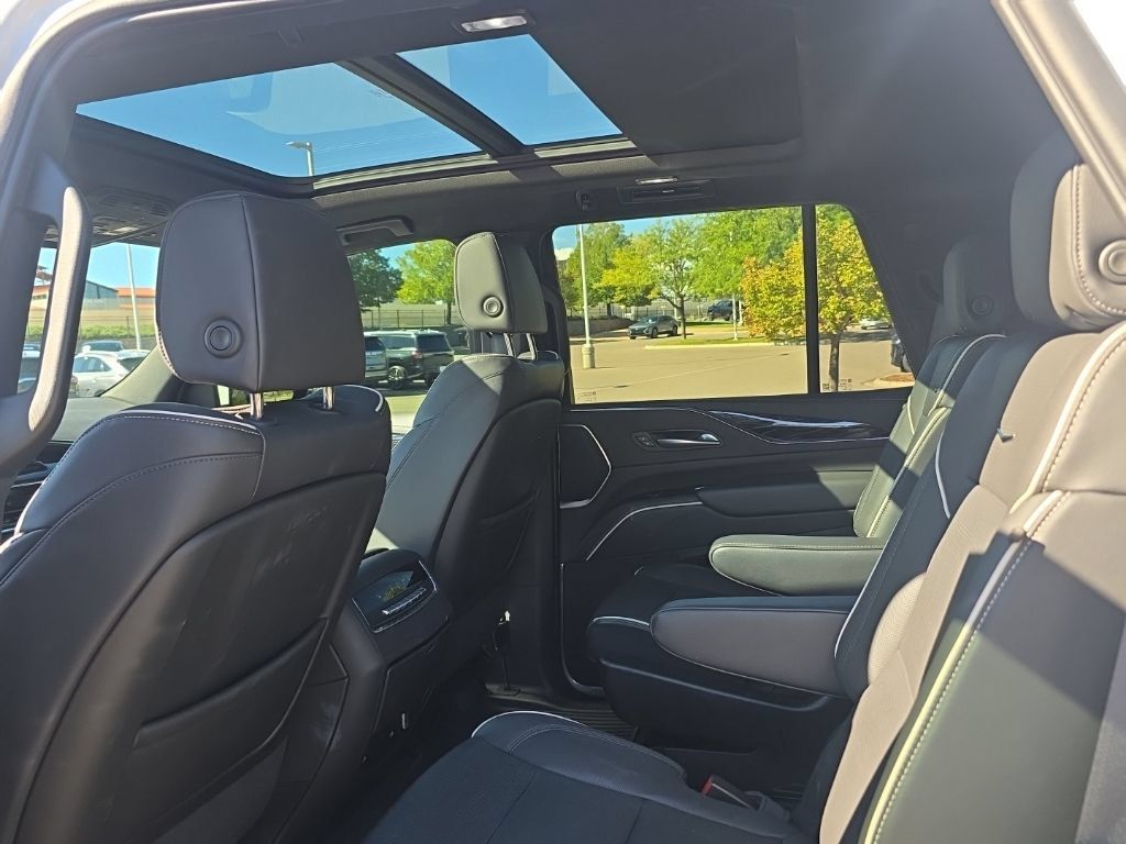 Used 2023 Cadillac Escalade Sport w/ LPO, ONYX Package AWD/4WD image 29