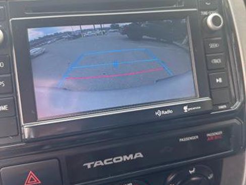 Used 2015 Toyota Tacoma 4x4 Double Cab image 16