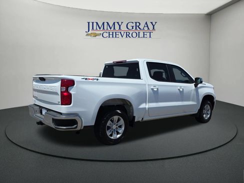 Used 2025 Chevrolet Silverado 1500 LT AWD/4WD image 5
