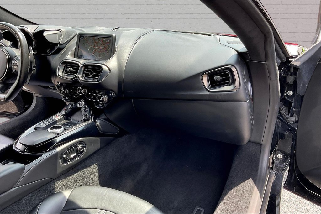Used 2019 Aston Martin V8 Vantage Coupe RWD image 22