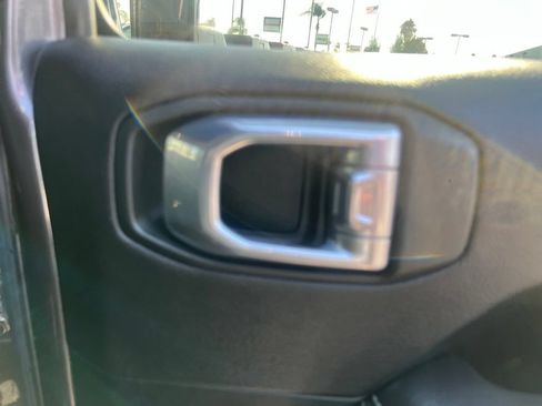 Used 2022 Jeep Wrangler Unlimited Sahara AWD/4WD image 49