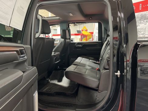 Used 2024 GMC Sierra 3500 Denali image 12