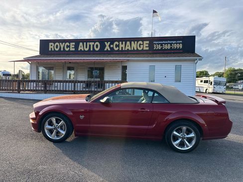 Used 2009 Ford Mustang GT RWD image 4