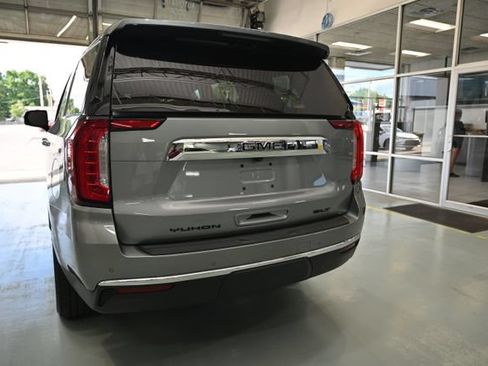 Used 2024 GMC Yukon SLT w/ SLT Luxury Package AWD/4WD image 6