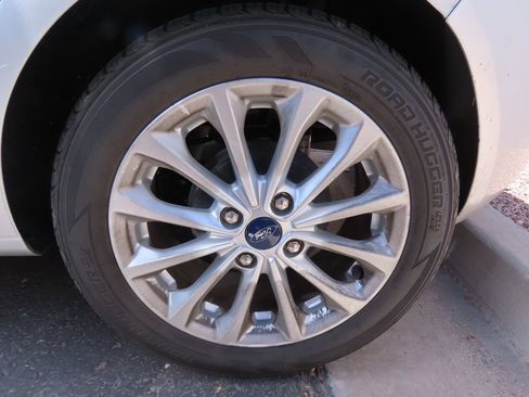 Used 2014 Ford Fiesta SE w/ Equipment Group 201A FWD image 16