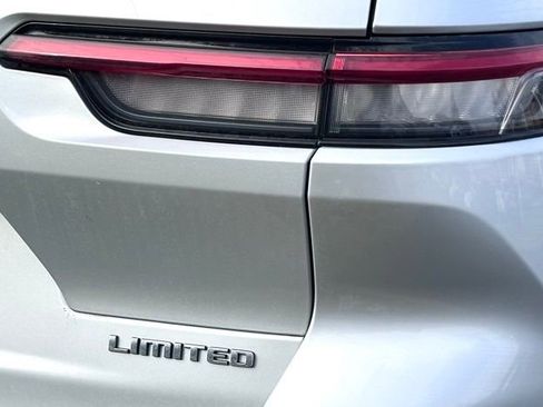 Used 2021 Jeep Grand Cherokee L Limited w/ Luxury Tech Group II image 10