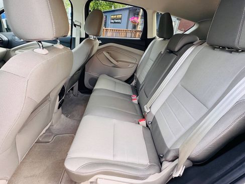 Used 2016 Ford Escape SE w/ Equipment Group 201A FWD image 21