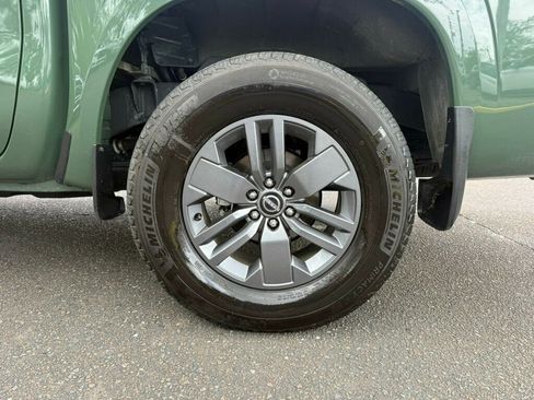 Used 2025 Nissan Frontier SV w/ SV Convenience Package image 8