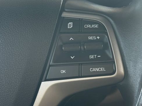 Used 2017 Hyundai Elantra Value Edition FWD image 12
